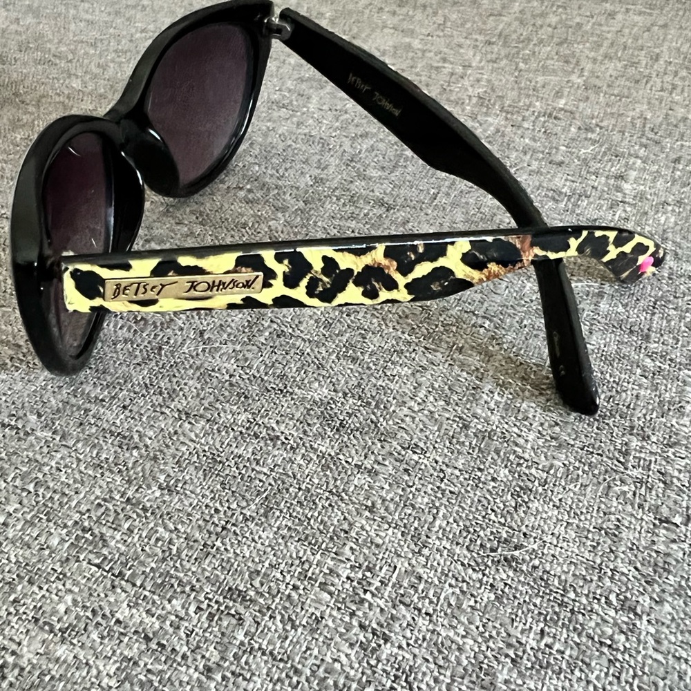 COPY - Betsey Johnson cat eye sunglasses